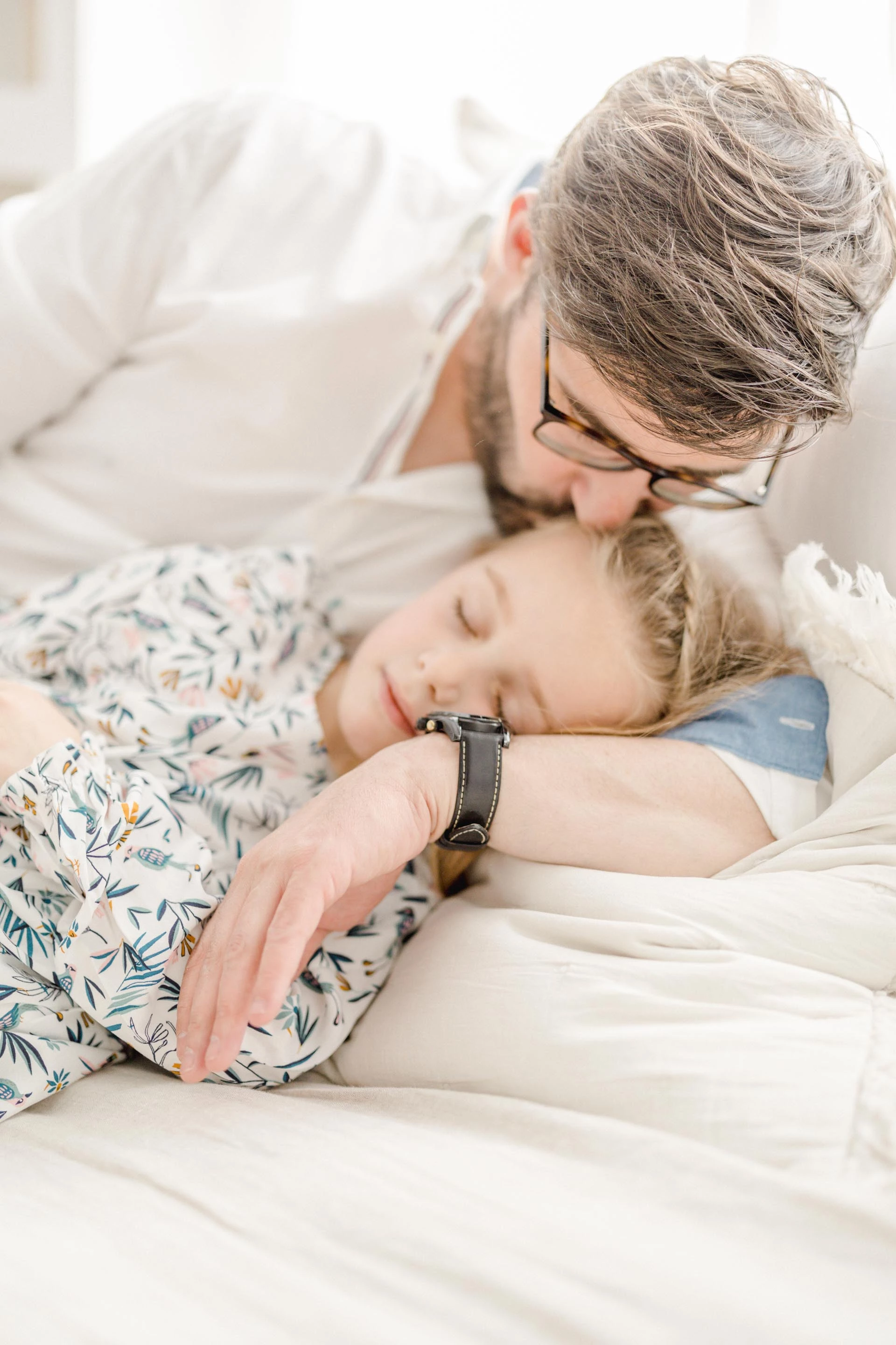 enfant amour bonheur gris marron